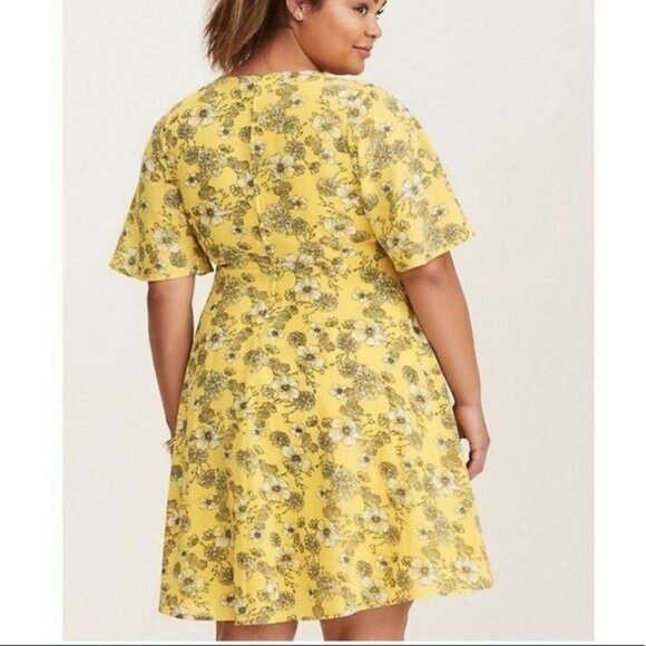 Torrid Yellow Floral Georgette Wrap Dress - Picture 2 of 10